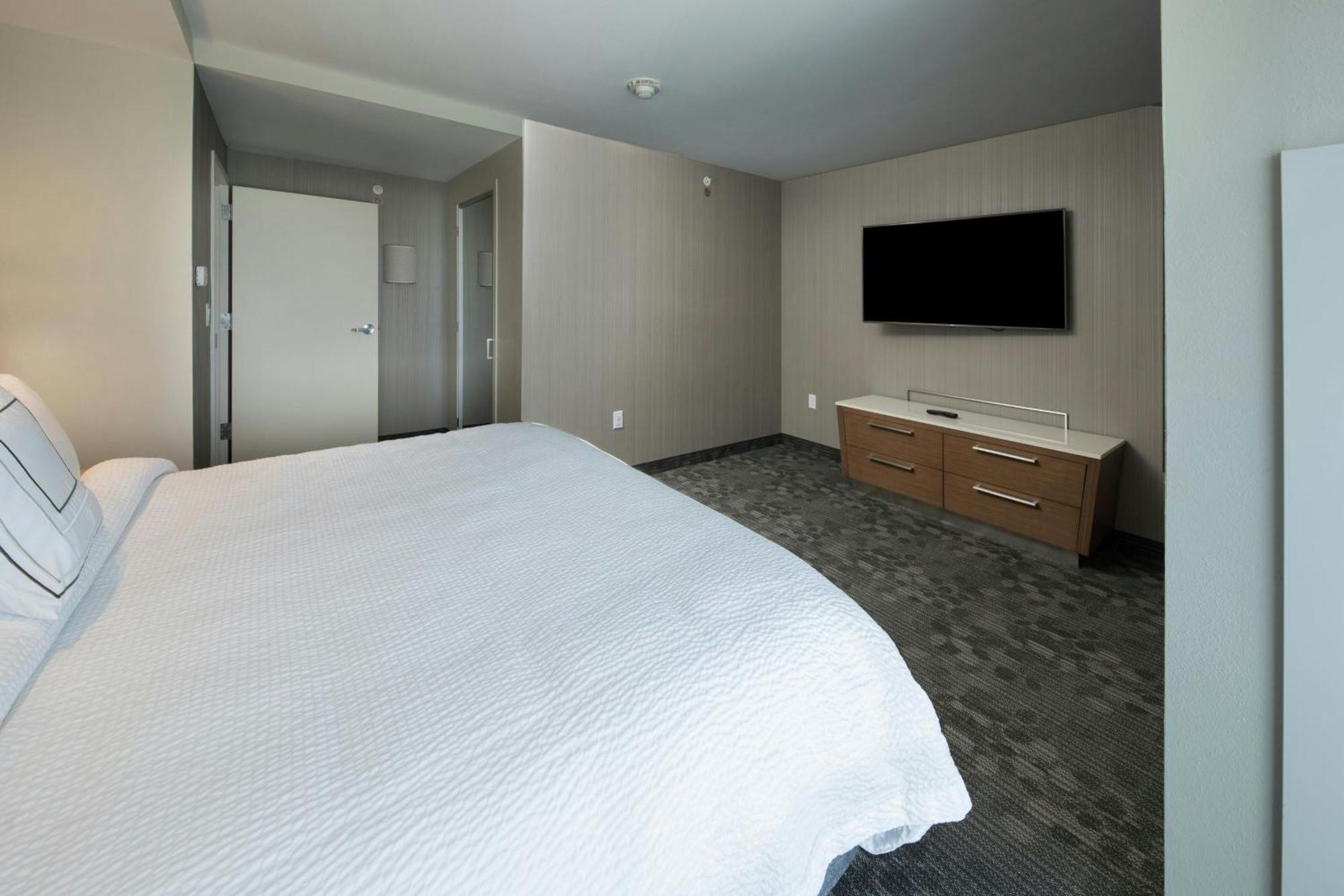 Courtyard By Marriott Russellville Bagian luar foto