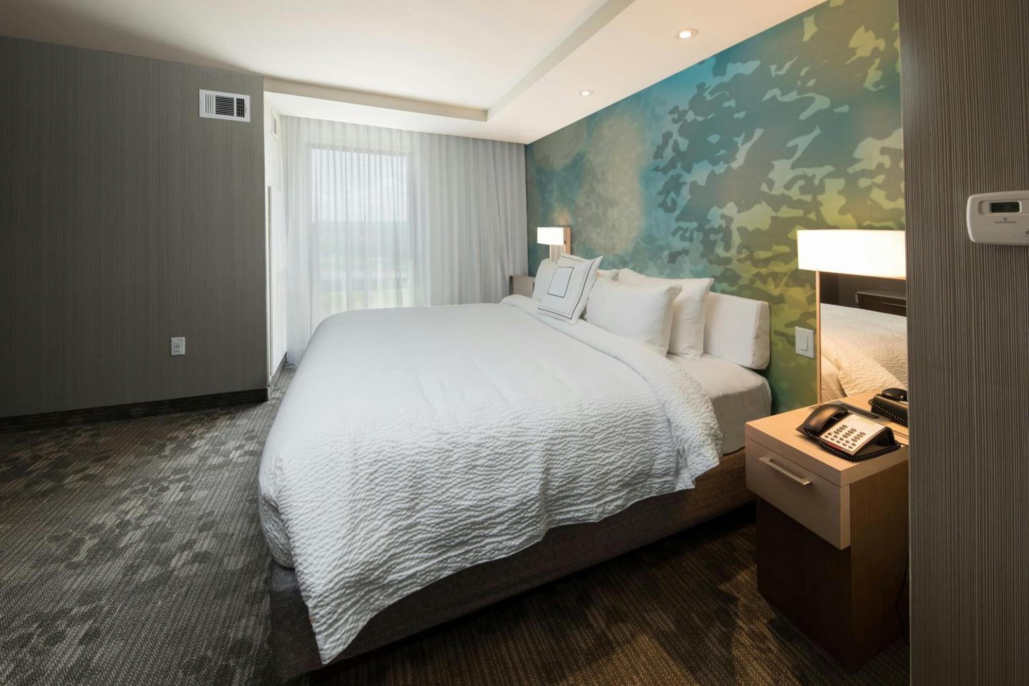 Courtyard By Marriott Russellville Bagian luar foto