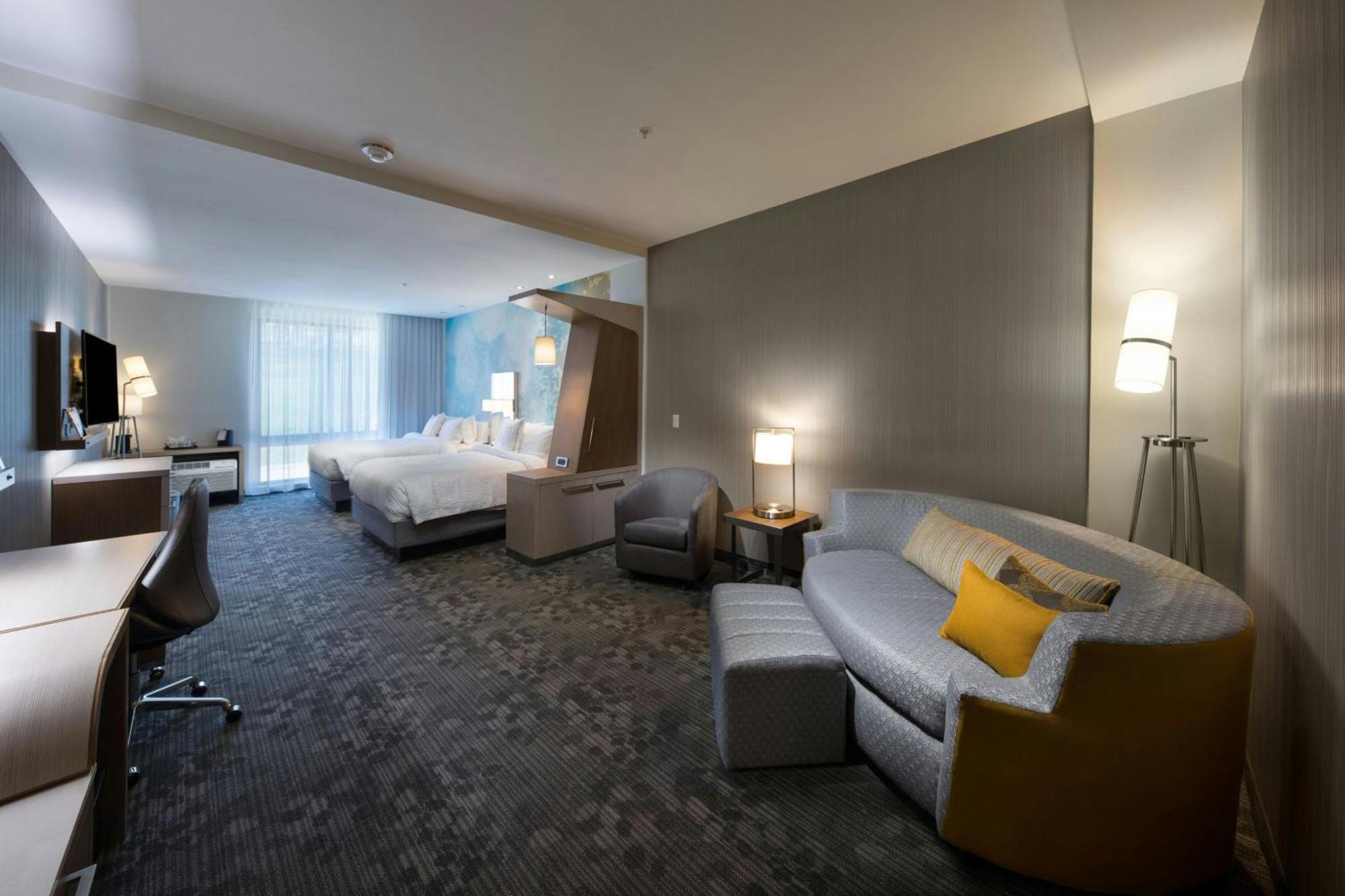 Courtyard By Marriott Russellville Bagian luar foto