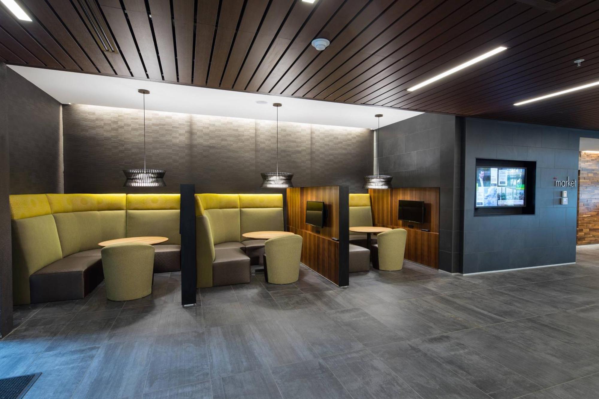 Courtyard By Marriott Russellville Bagian luar foto