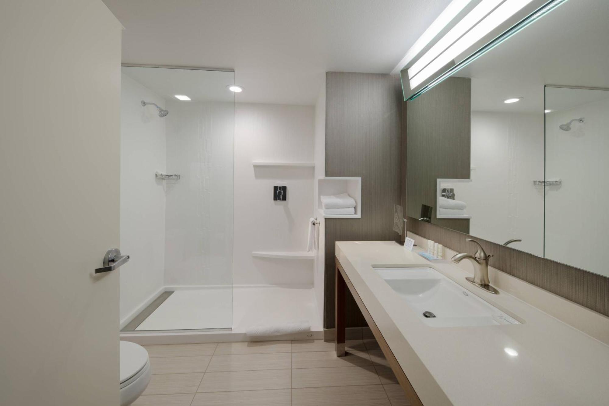 Courtyard By Marriott Russellville Bagian luar foto