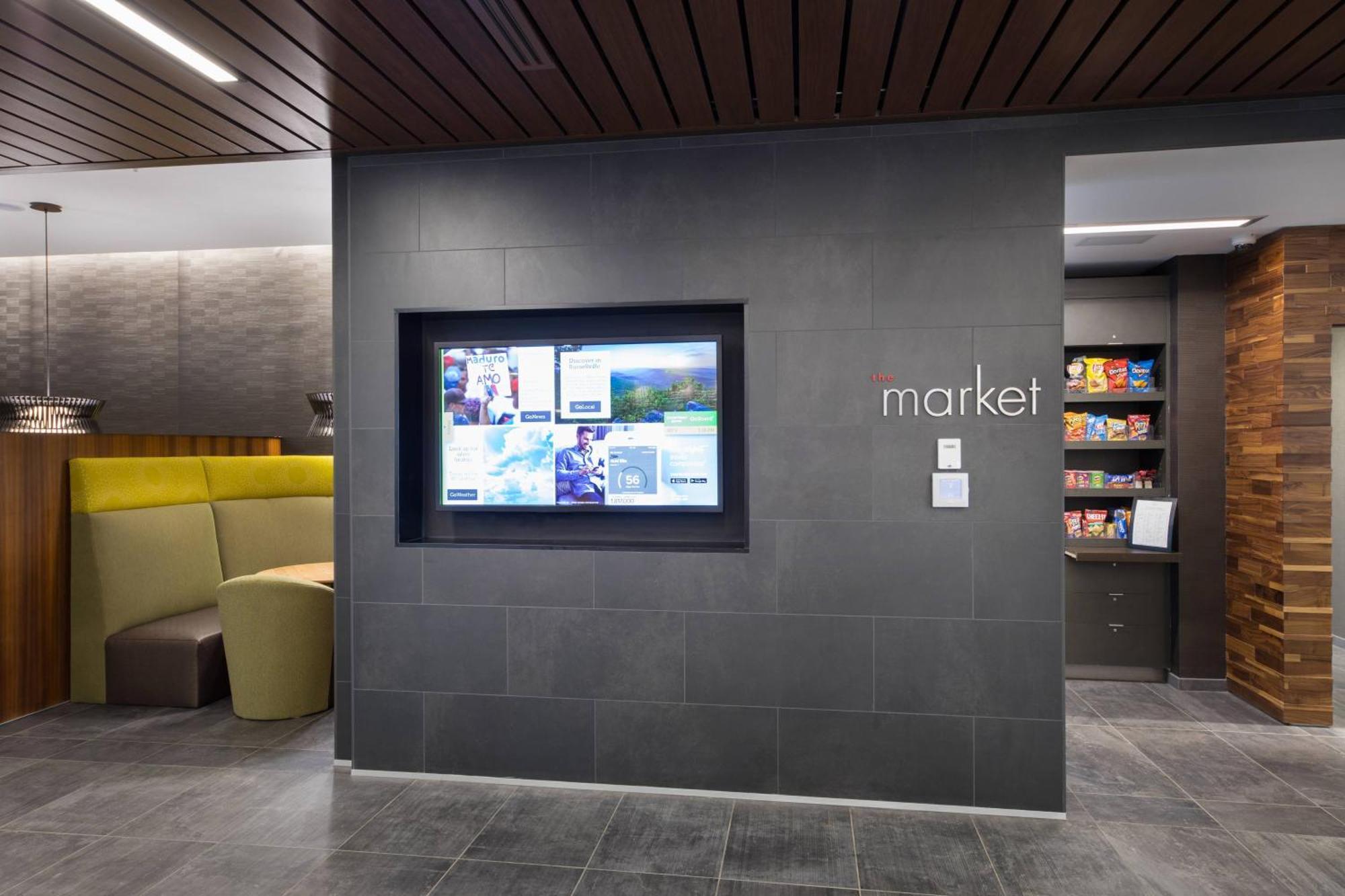 Courtyard By Marriott Russellville Bagian luar foto