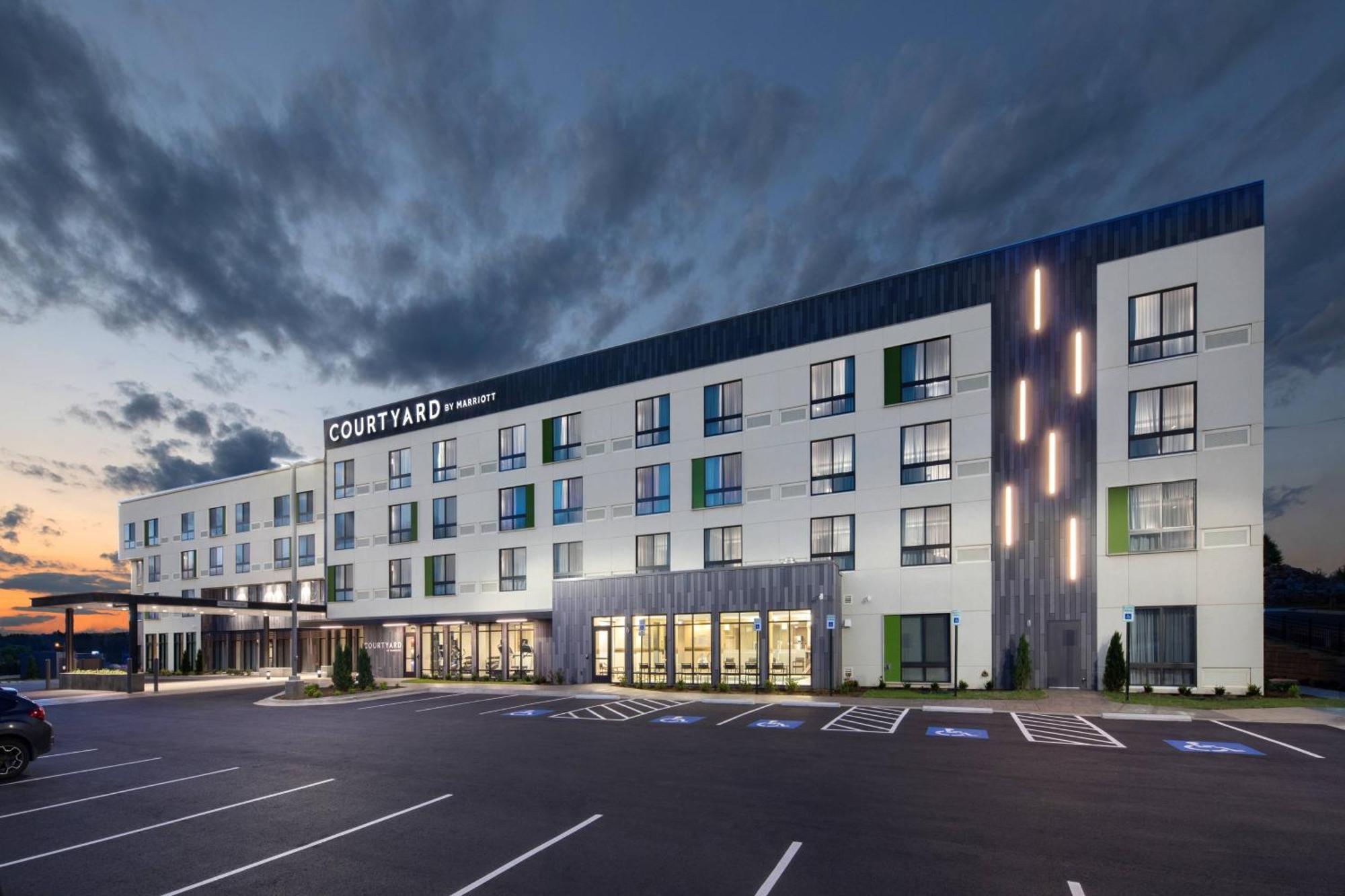 Courtyard By Marriott Russellville Bagian luar foto