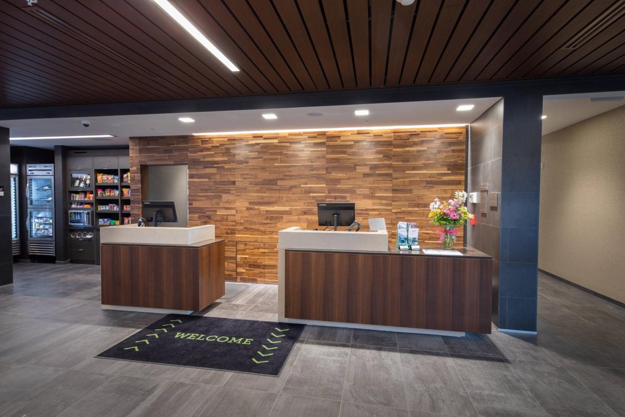 Courtyard By Marriott Russellville Bagian luar foto