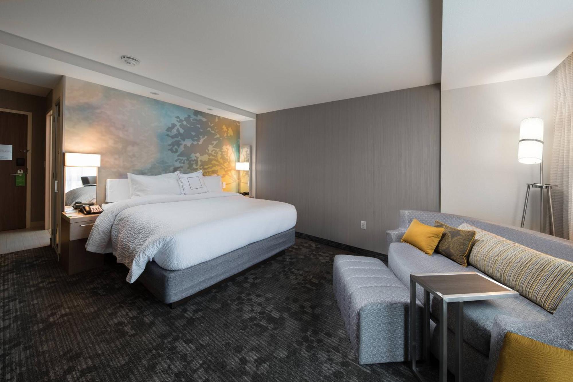 Courtyard By Marriott Russellville Bagian luar foto